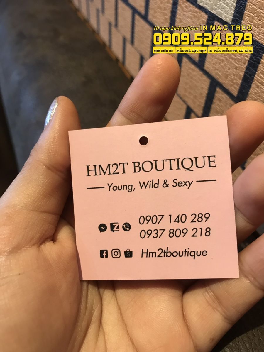 Mẫu Mác Quần Áo shop thời trang hình vuông màu hồng HM2T Boutique